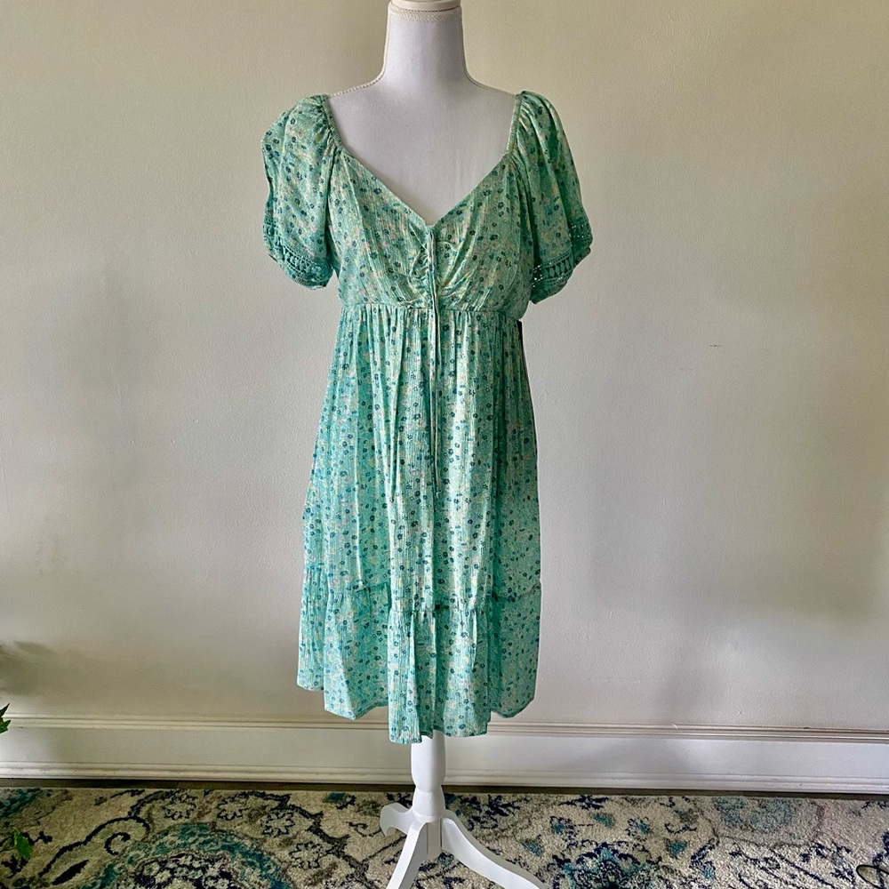 Beautiful dress, size L, 100% Rayon